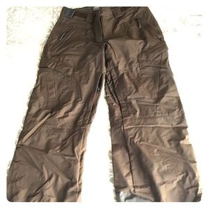 Salomon Women’s ski pants - size small